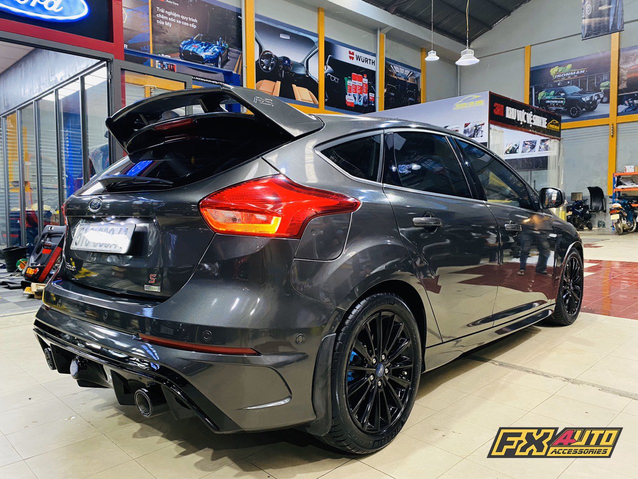 50 chiếc Ford Focus RS được bán hết chỉ sau 30 phút #26 50 chiếc Ford Focus RS được bán hết chỉ sau 30 phút